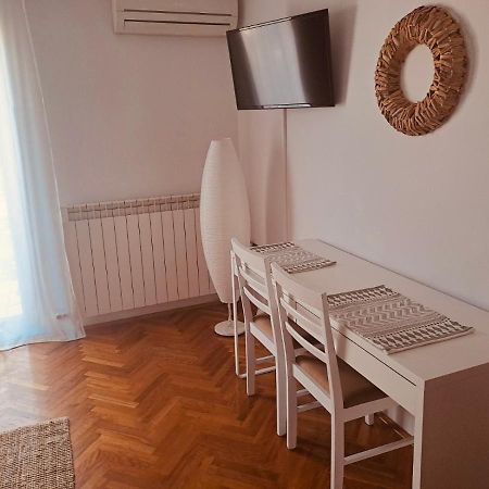 罗维尼 Guests House Dali酒店 外观 照片